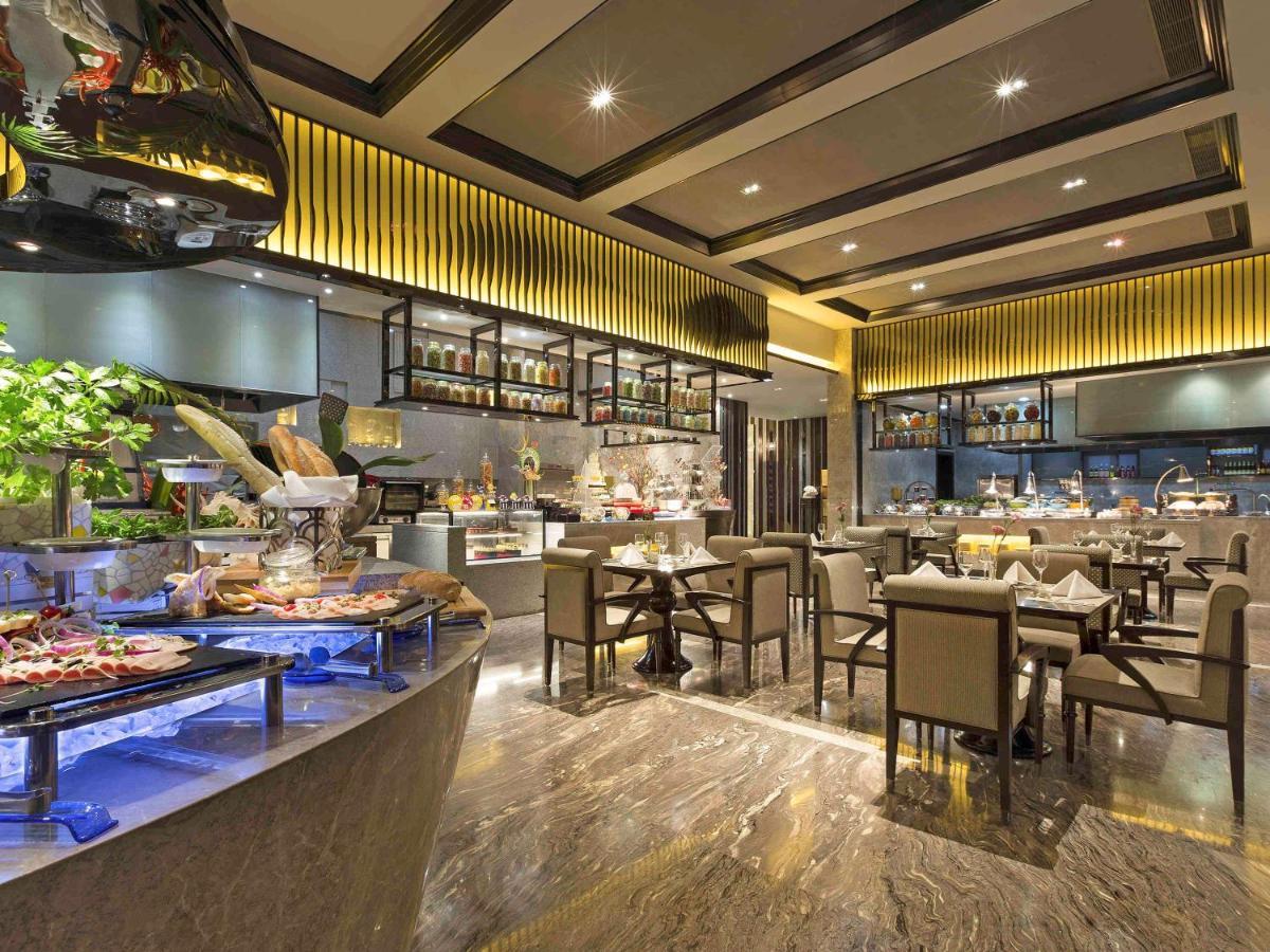 Pullman Yantai Center Hotel Bagian luar foto