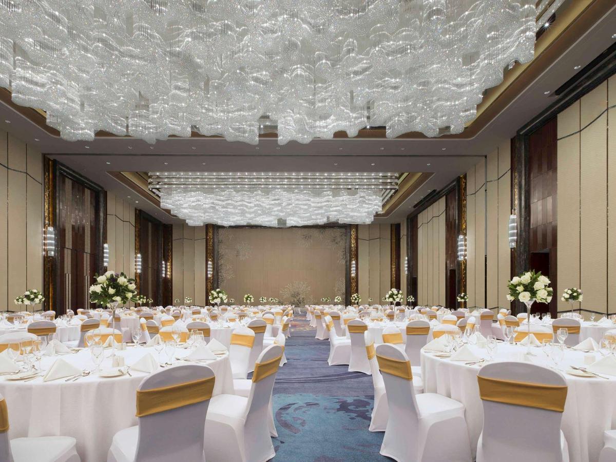 Pullman Yantai Center Hotel Bagian luar foto