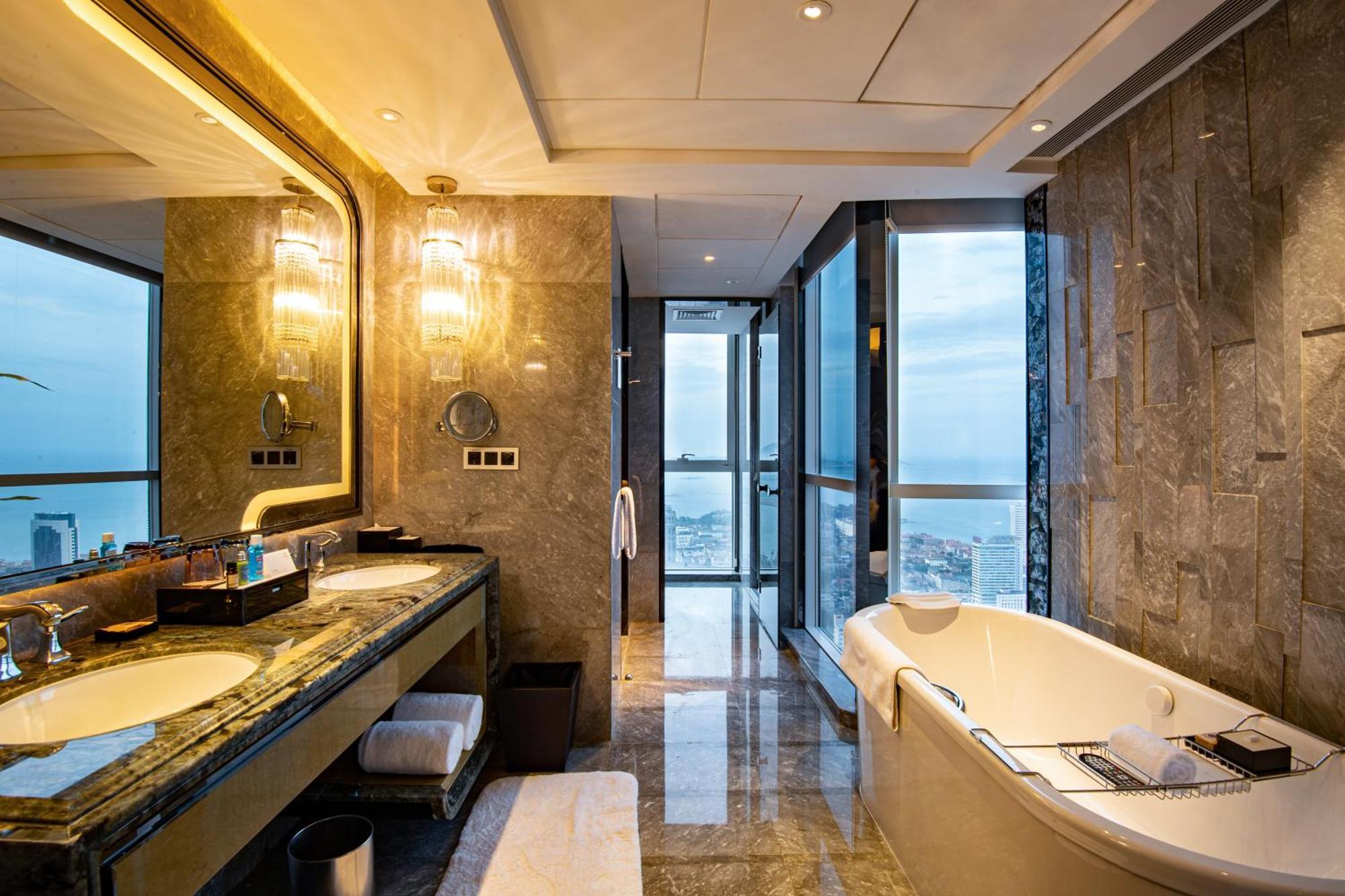 Pullman Yantai Center Hotel Bagian luar foto